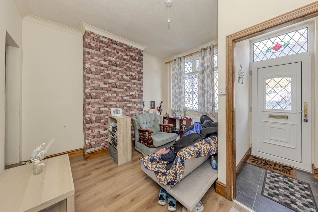 Property photo 3 of 18