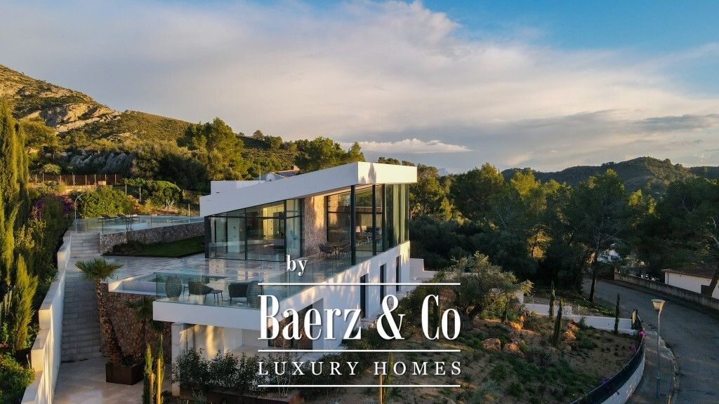 Property photo 2 of 20