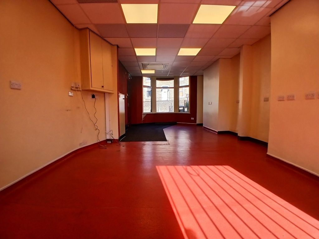 Property photo 3 of 8 Photo 28