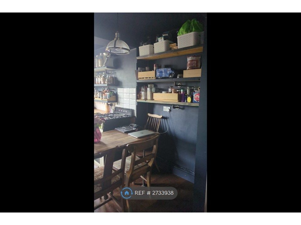 Property photo 3 of 9 Kitchen