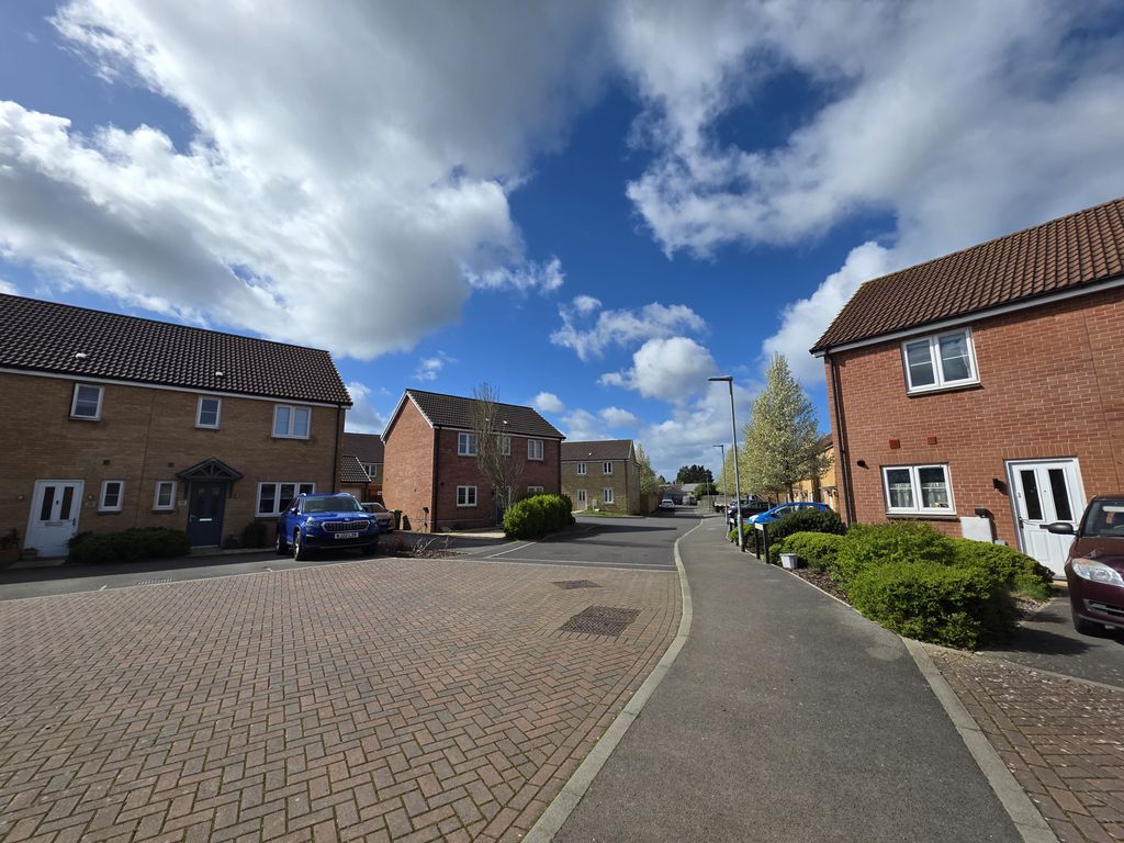 Property photo 3 of 11