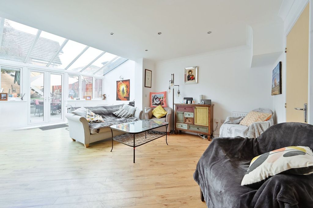 Property photo 2 of 24