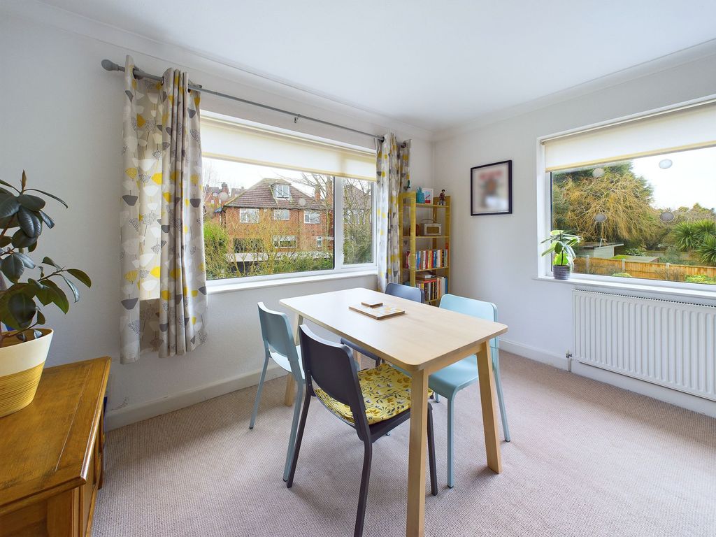 Property photo 3 of 17 Dining Area