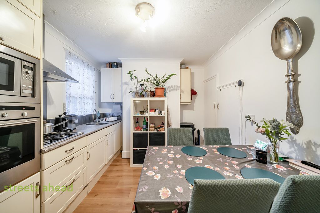 Property photo 1 of 14 4016Fd19-43A2-44B...