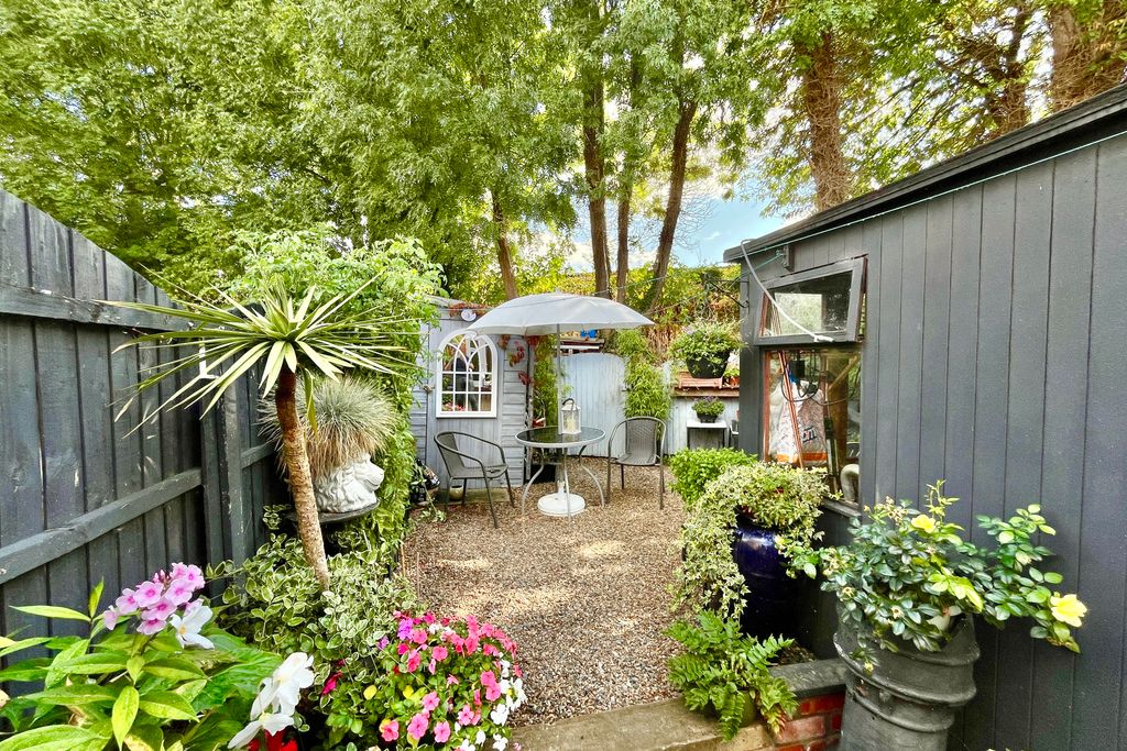 Property photo 3 of 16 14