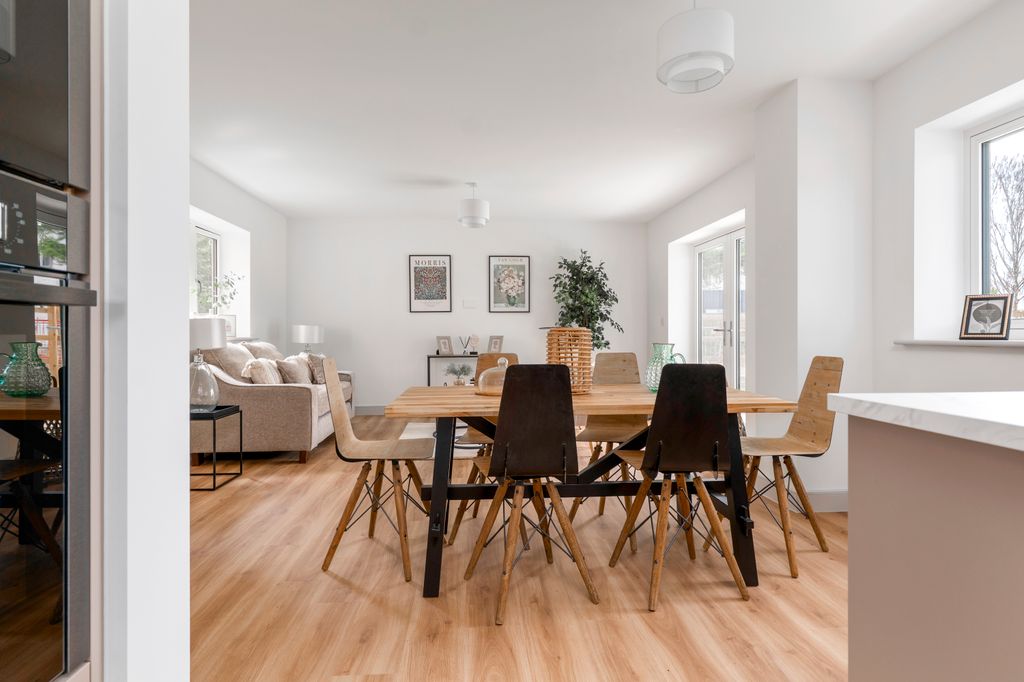 Property photo 3 of 22 Gusto Showhome Typical Image Ph-29