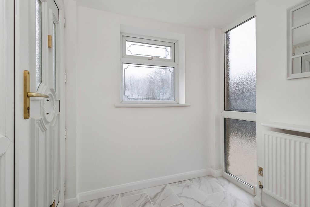 Property photo 2 of 32 Pbox-Img.Jpg