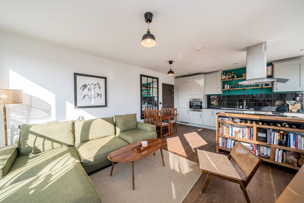 Property photo 2 of 12