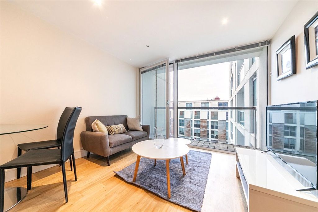 Property photo 1 of 11