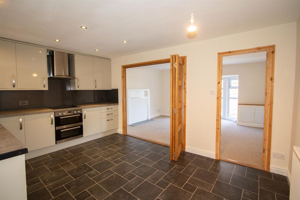 Property photo 2 of 16 2 Kitchen 1.Jpg