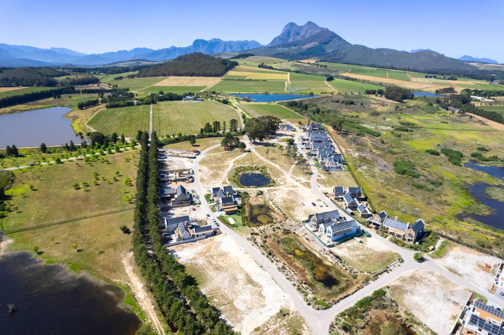 Property photo 2 of 14 St1727539