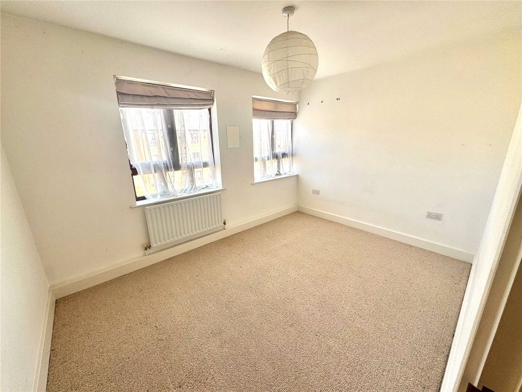 Property photo 3 of 5 Bedroom