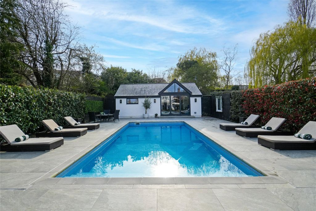 Additional image 24 of 5 bed detached house for saleThe Crescent, Loughton, Essex IG10