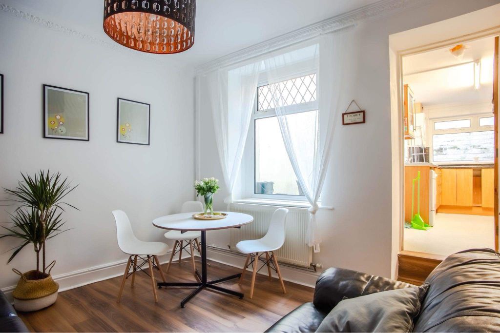 Property photo 2 of 9