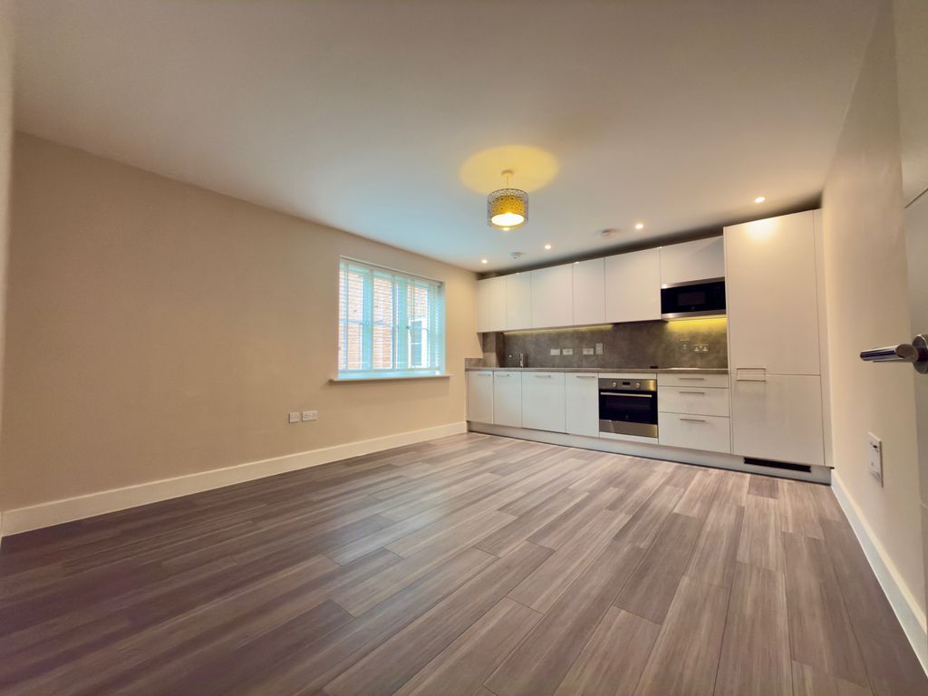 Property photo 2 of 9 Kitchen