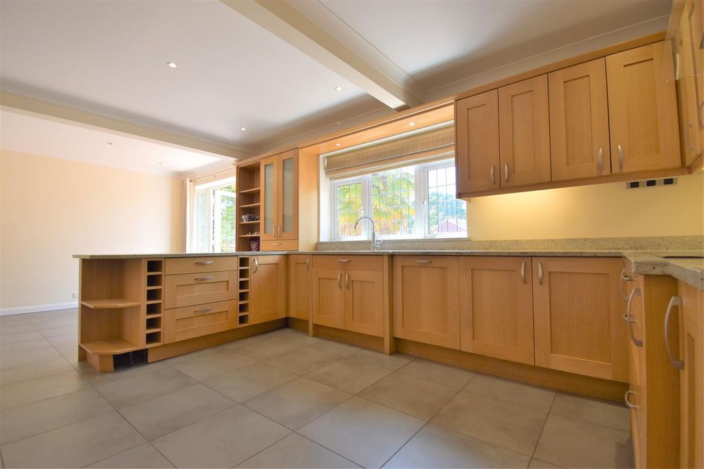 Property photo 2 of 11 Kitchen.Jpg