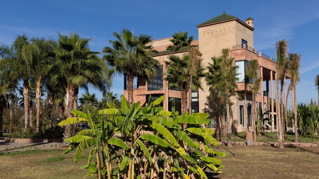Property photo 1 of 43 Building