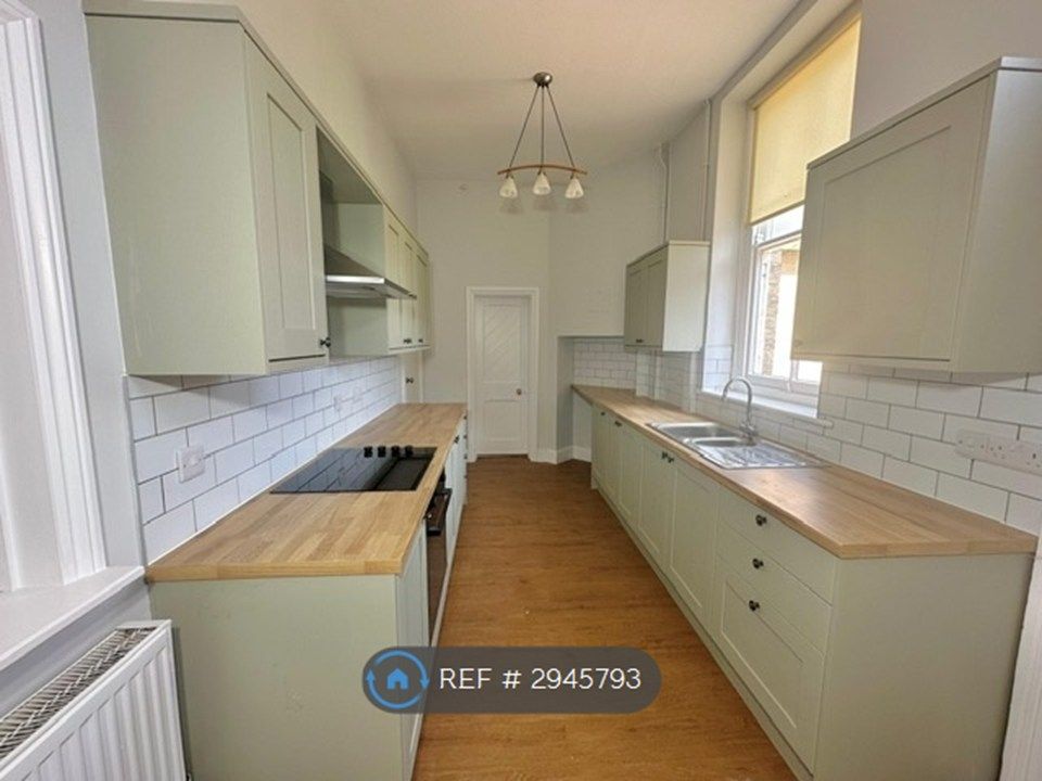 Property photo 3 of 15 Kitchen