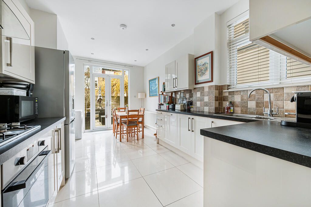 Property photo 2 of 12 Kitchen