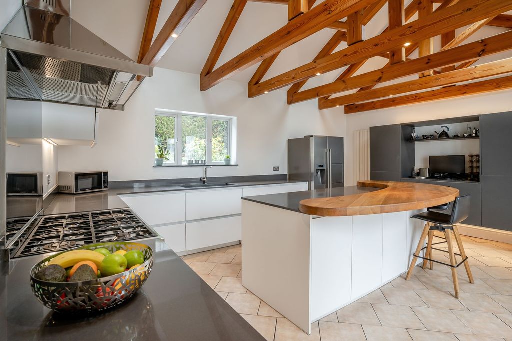 Property photo 3 of 30 P043875_03.Jpg