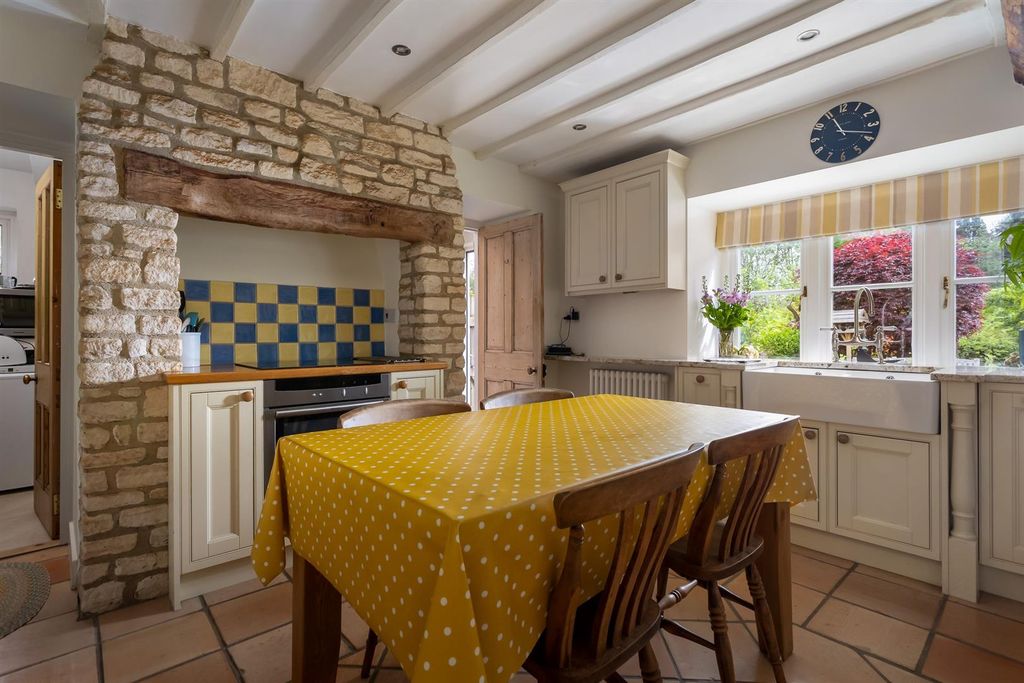Property photo 3 of 33 39 - Lavender Cottage - Gl7 7As - Web.Jpg