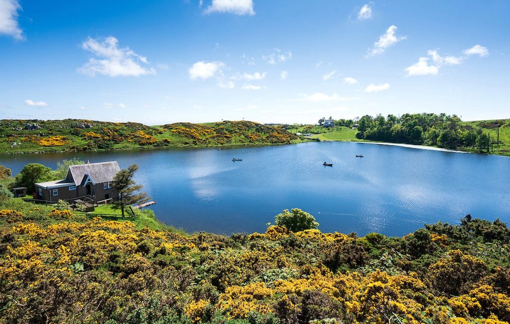 Property photo 2 of 93 Front Exernal