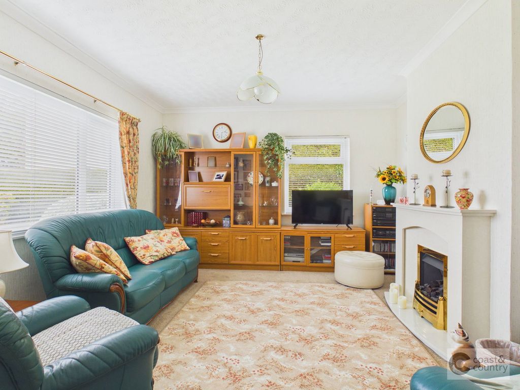 Property photo 2 of 28