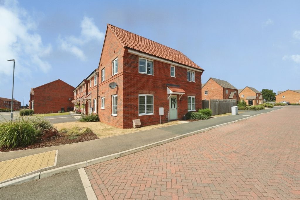 Property photo 1 of 18 4839011