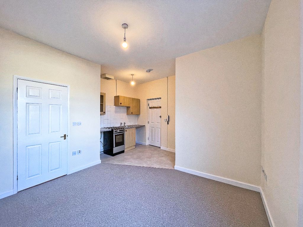 Property photo 3 of 8 3