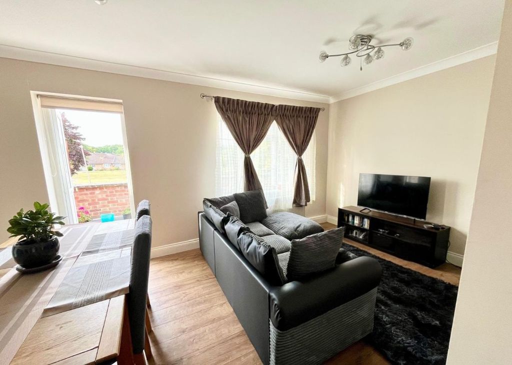 Property photo 3 of 8