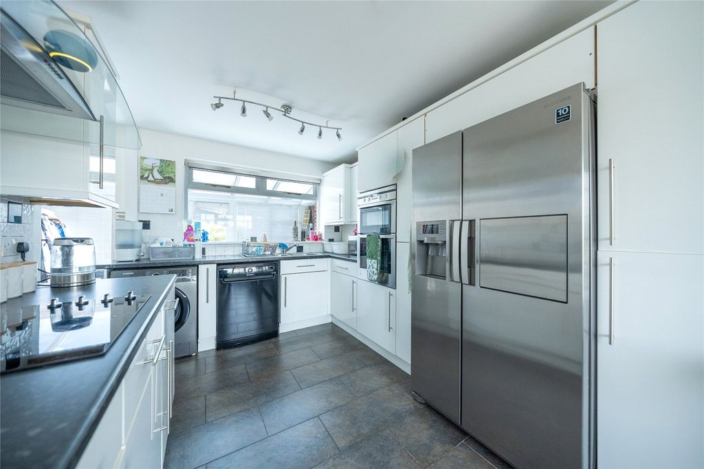 Property photo 2 of 16 Picture No. 05