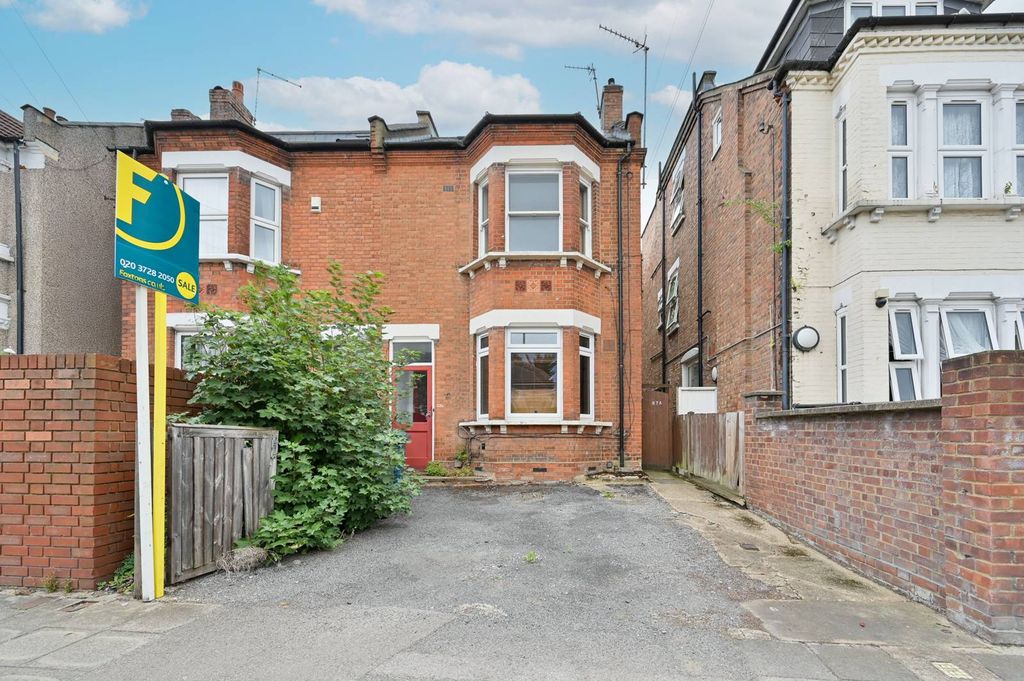 Property photo 2 of 13
