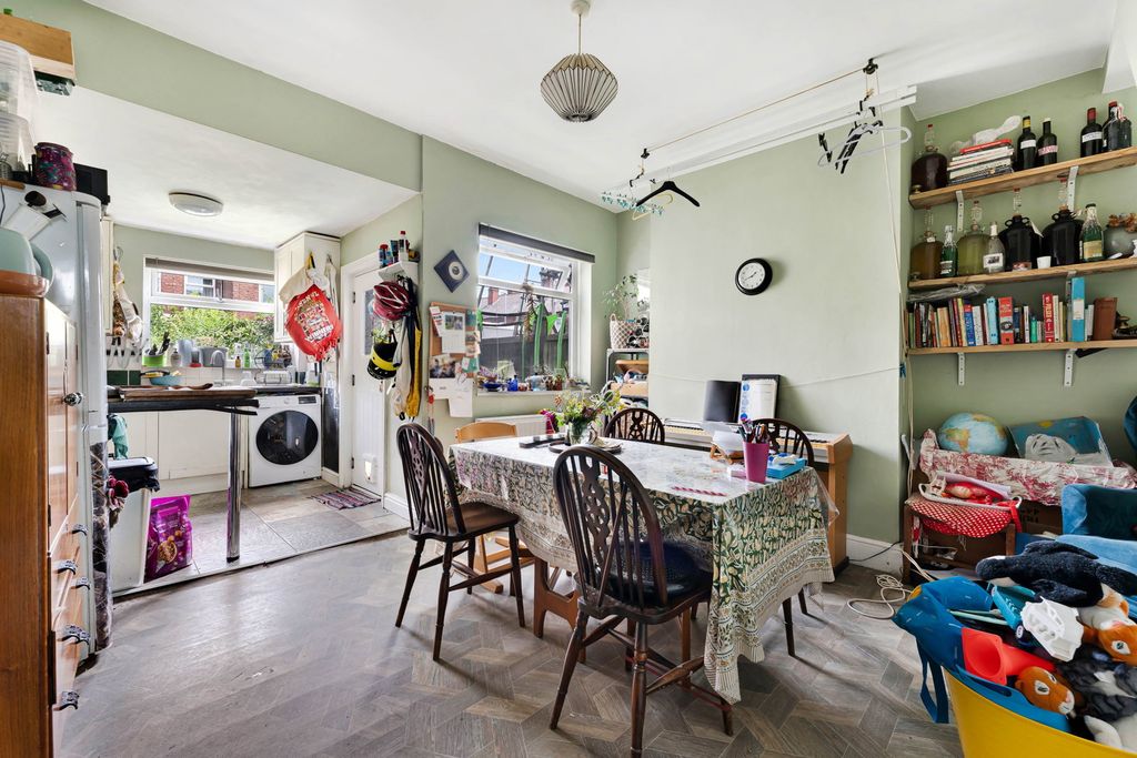 Property photo 3 of 13