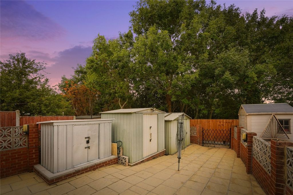 Property photo 2 of 15 Dusk External Rear