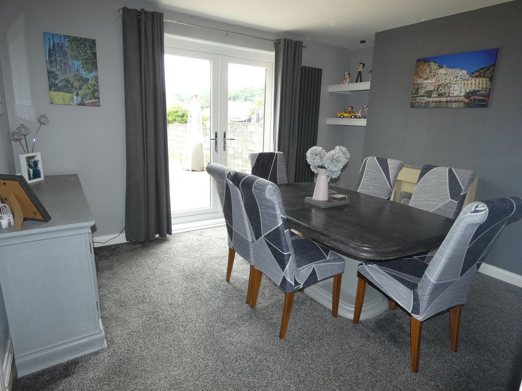 Property photo 3 of 15 Dining Area