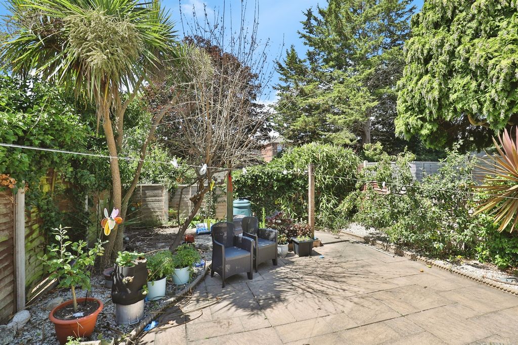 Property photo 3 of 17