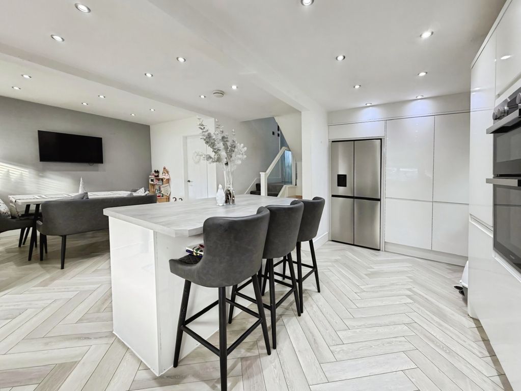 Property photo 2 of 28 Pbox-Img.Jpeg