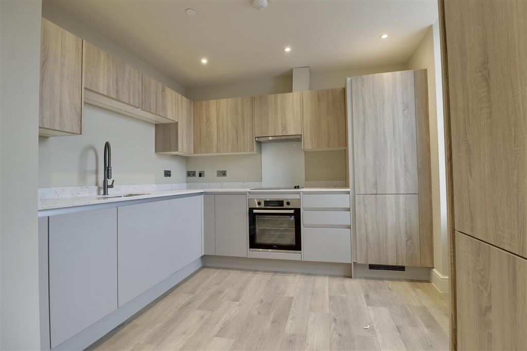 Property photo 3 of 7 2560A50E-9D19-41B4-9BA4-Cf52405Fae4D_1_201_A.Jpeg
