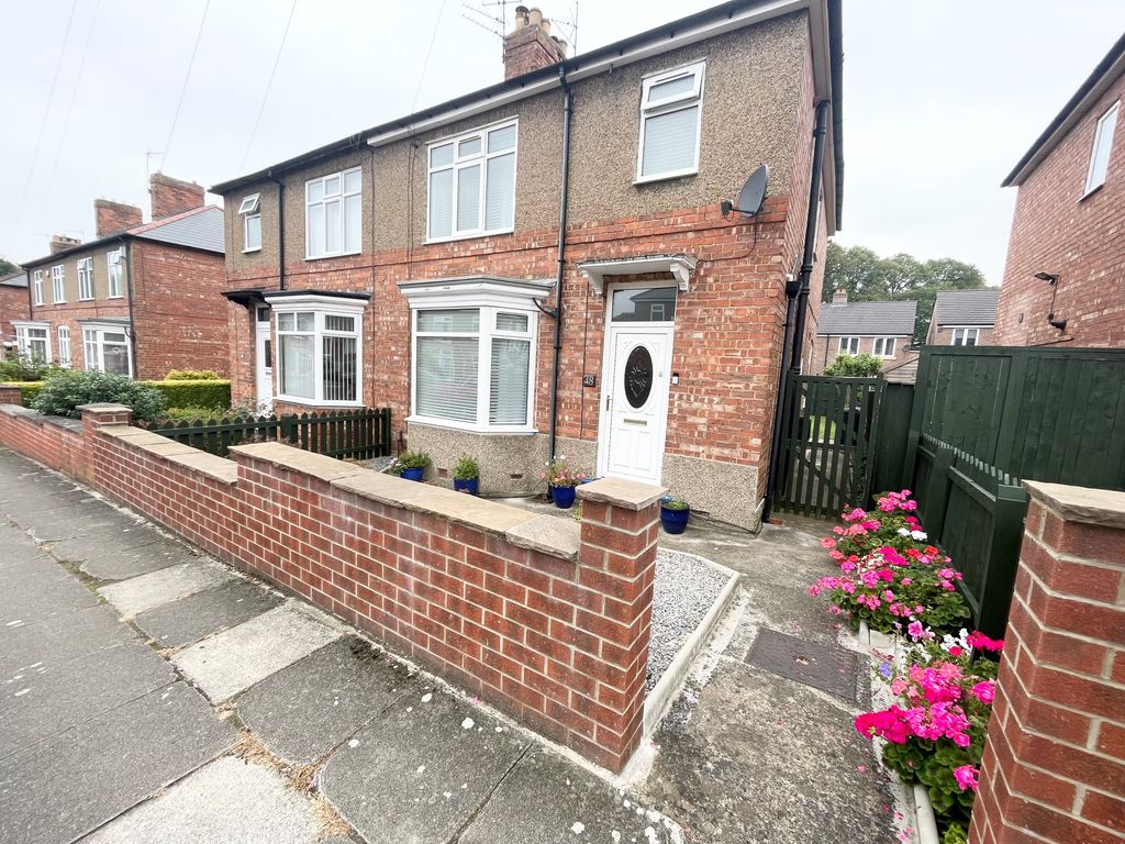 Property photo 1 of 2