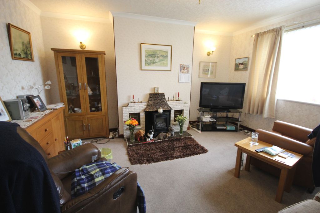 Property photo 2 of 12 Lounge