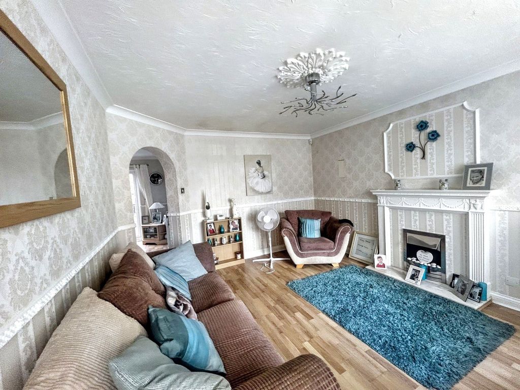 Property photo 3 of 19
