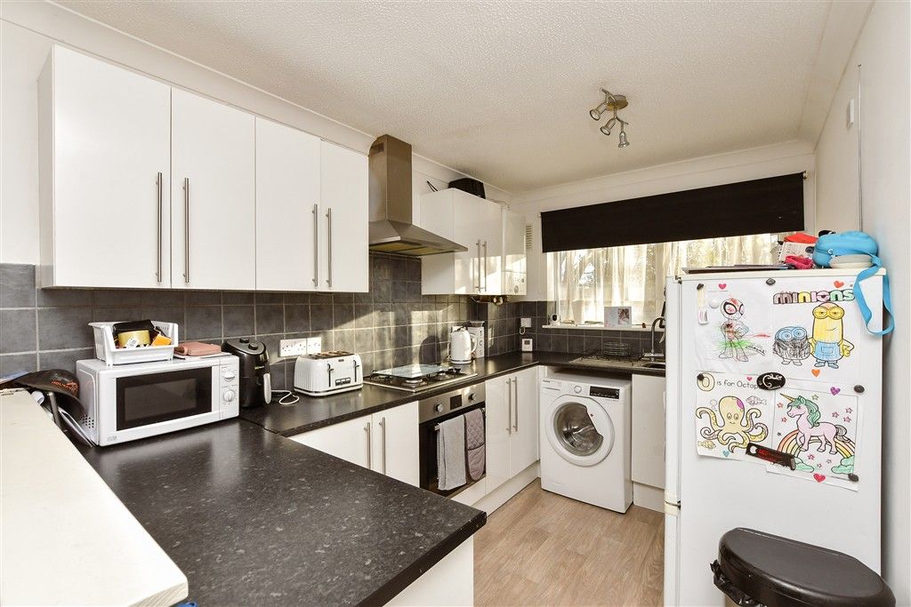 Property photo 1 of 8 Kitchen