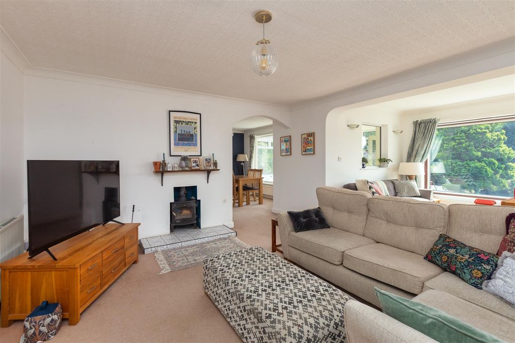 Property photo 2 of 21