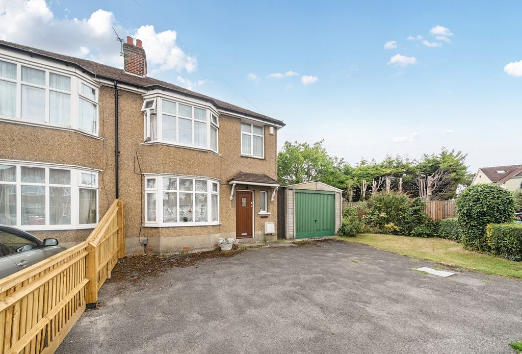 Property photo 1 of 11 1333701-2-688Cadb...