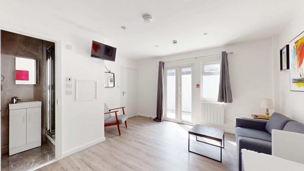 Property photo 3 of 12