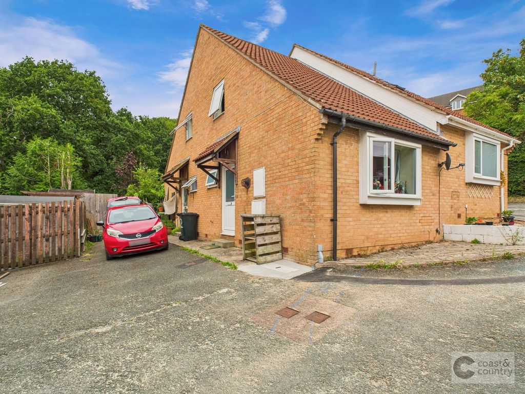 Property photo 1 of 9