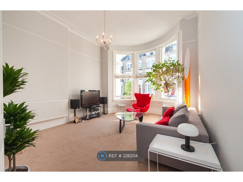 Property photo 1 of 3 Lounge