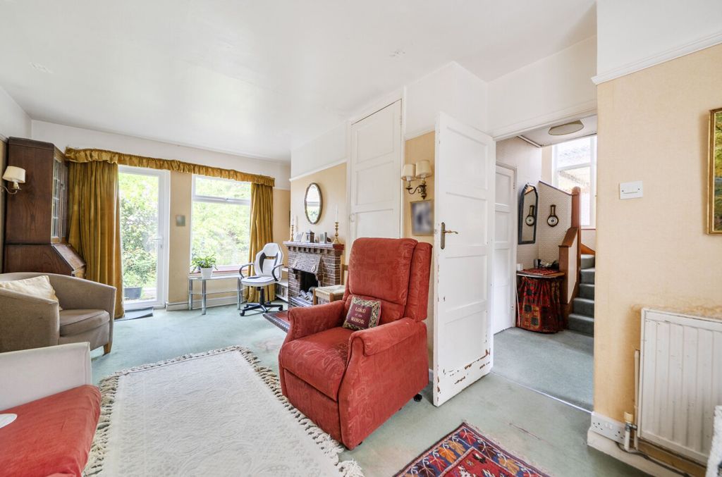 Property photo 3 of 17