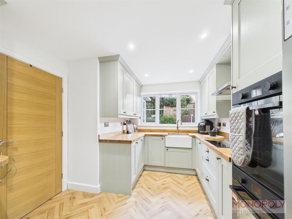 Property photo 3 of 22 Cam03815G0-Pr0379-Still003.Jpg