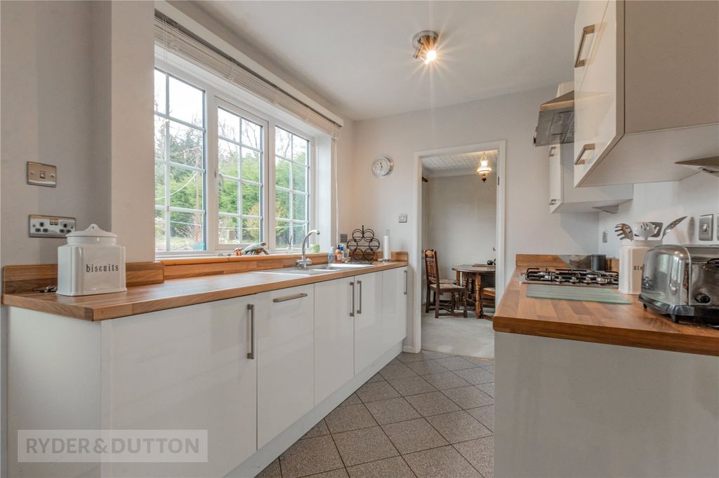 Property photo 2 of 22 Kitchen